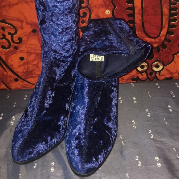 Blue Suede Boots | 7 - Picture 3 of 5